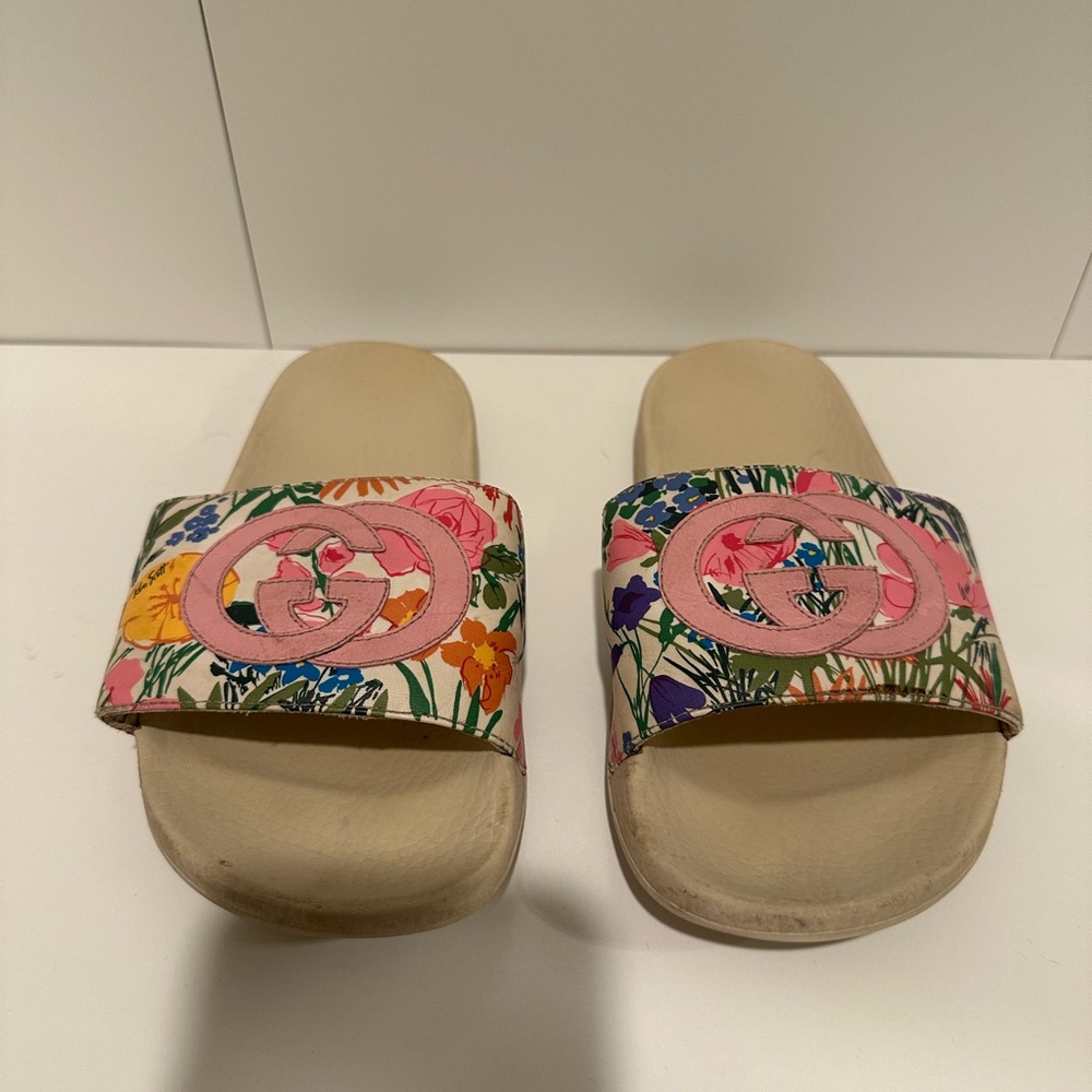 Gucci Floral Slides with Pink Logo